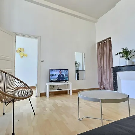 Wonderhost, Les Volumes De Margot En Hypercentre *